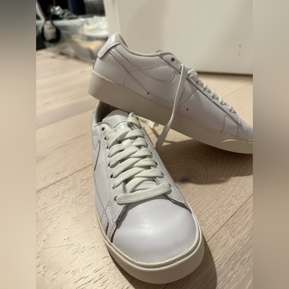 NEW Nike blazers low, women’s size 6